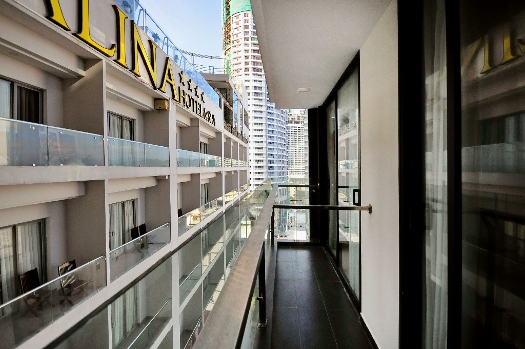 One Bedroom Apartment with Coastalview